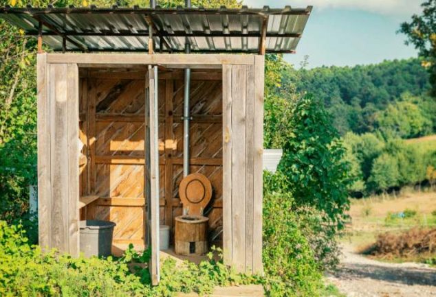 how do composting toilets work