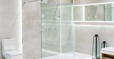 ­­­­­­­­­­­­­­­How to Install a Shower Panel