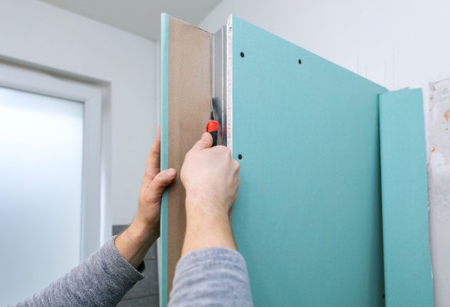 how to install green board around bathtub