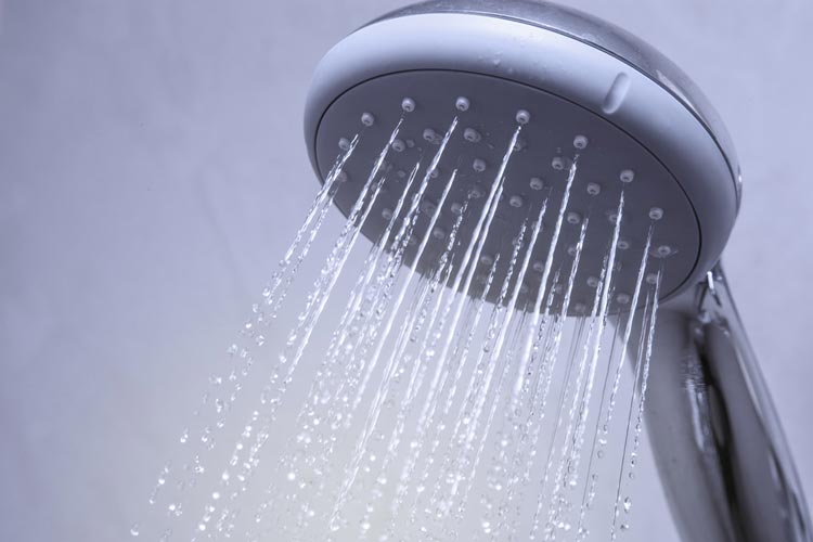 How to Turn On a Handheld Shower Head