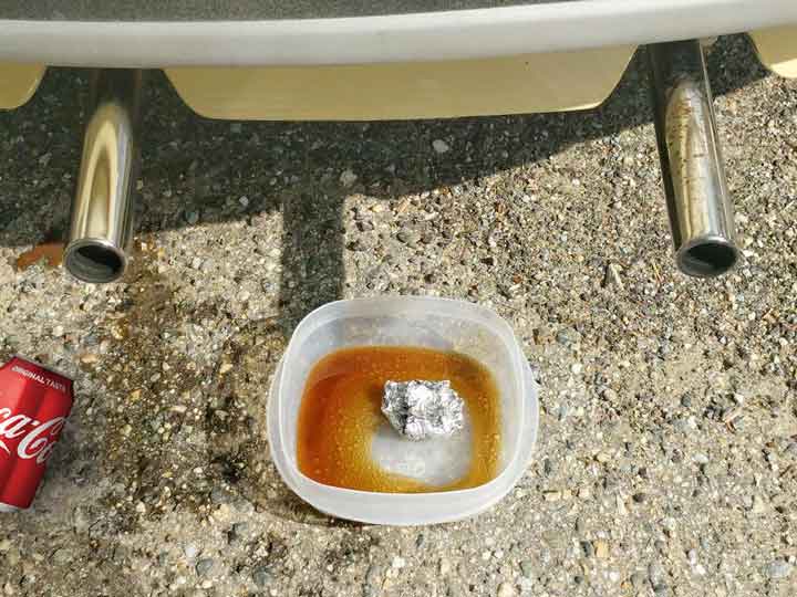 How to Remove Rust from a Shower Rod - Use tin foil and cola