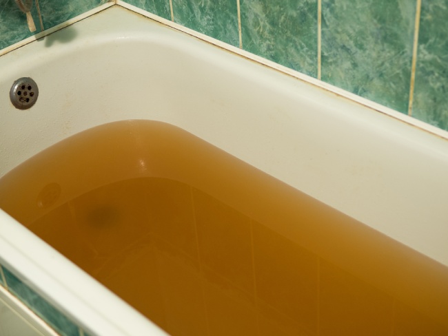 is rusty water safe to bathe in